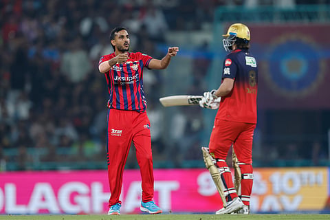 IPL 2026 | லக்னோ 209 ரன்கள் அடித்தும் ஆர்.சி.பி.-க்கான இலக்கு 213-ஆக மாற்றம்... ஏன் தெரியுமா?