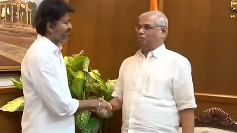 தவெக தலைவர் விஜயை ஆட்சியமைக்க ஆளுநர் அழைப்பு?