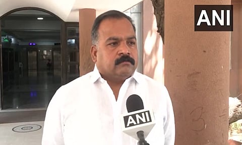 "ரிமோட் கண்ட்ரோல் பா.ஜ.க கையில் உள்ளது": திமுக, அதிமுக சரணடைந்துவிட்டதாக மாணிக்கம் தாகூர் காட்டம்