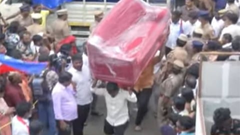 விசிக அலுவலகத்திற்கு கொண்டு வரப்பட்ட புதிய சோஃபாக்கள் யாருக்காக?