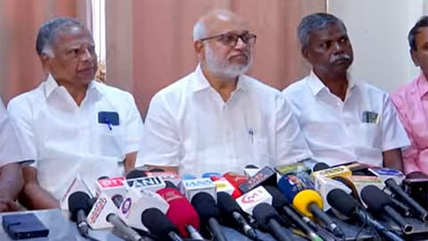 அதிமுகவை ஆட்சிக்கட்டிலில் ஏற்ற முயற்சி நடக்கிறது - சிபிஎம் பரபரப்பு பேட்டி