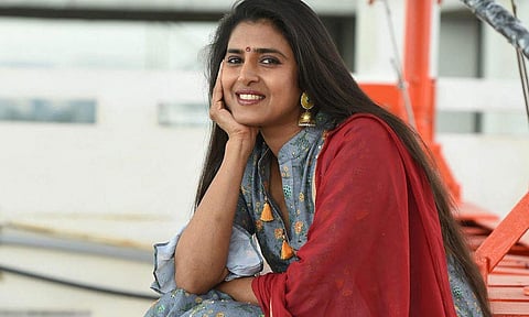 2 எம்.எல்.ஏ.க்களை வைத்துக் கொண்டு ஆட்சியை கைப்பற்ற நினைக்கிறார்கள்- நடிகை கஸ்தூரி