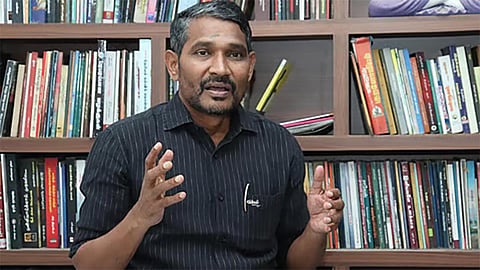 ஆளுநர் அரசியலமைப்பு சட்டத்திற்கு எதிராக செயல்படுகிறார் - வன்னி அரசு