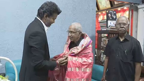 பெரியார் திடலில் முதலமைச்சர் விஜய் - கி.வீரமணியுடன் சந்திப்பு