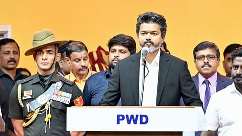 தப்பு செய்ய மாட்டேன், தப்பு செய்ய விடவும் மாட்டேன்: மக்கள் பணத்தில் ஒரு பைசா கூட தொட மாட்டேன்- முதலமைச்சர் விஜய் பேச்சு