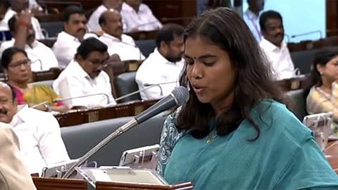 சிவகாசி தொகுதி சட்டமன்ற உறுப்பினராக பதவியேற்றார் கீர்த்தனா