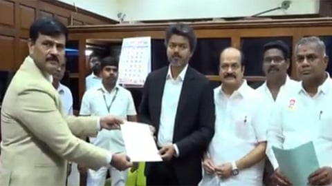 சபாநாயகர் தேர்தல் - த.வெ.க.வின் ஜே.சி.டி. பிரபாகர் மனு