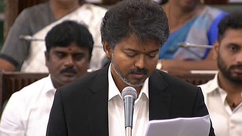 சட்டசபையில் அனைவரும் சமம்- முதலமைச்சர் விஜய் பேச்சு