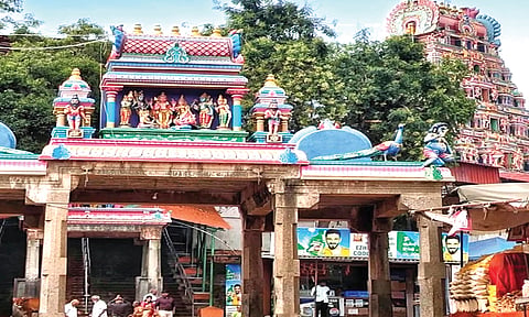 3 உற்சவர்கள் அமைந்த மயிலம் கோவில்