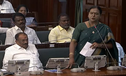 முதலமைச்சர் விஜயை சந்திக்க முகத்தை மூடி சென்றவர் யார்?- பிரேமலதா கேள்வி