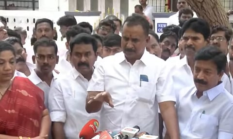 ‘திமுகவை எதிர்க்கத்தான் அதிமுக... டிடிவி, சசிகலாவை மீண்டும் இணைக்கவேண்டும்’ - எஸ்.பி. வேலுமணி!