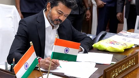 அரசு ஊழியர்களுக்கான அகவிலைப்படி உயர்வு: 60 சதவீதமாக உயர்த்தி முதலமைச்சர் விஜய் உத்தரவு