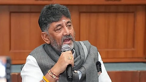பெட்ரோல், டீசல் விலை உயர்வு பிரதமர் மோடியின் 'பரிசு' - கர்நாடக துணை முதல்வர் விமர்சனம்