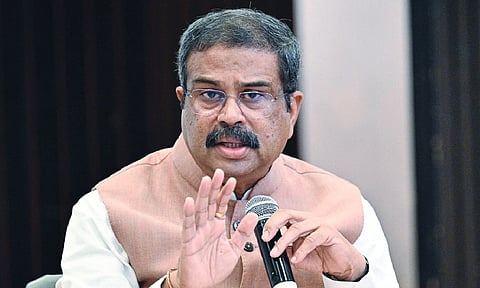 அடுத்தாண்டு முதல் ஆன்லைனில் நீட் தேர்வு- மத்திய அமைச்சர் தர்மேந்திர பிரதான்