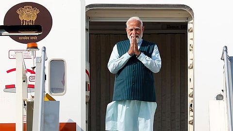 டெல்லியில் இருந்து ஐக்கிய அரபு அமீரகம் புறப்பட்டார் பிரதமர் மோடி