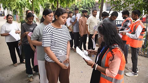 நீட் மறுதேர்வு எழுதும் மையங்களை மாற்றிக்கொள்ளலாம் - தேசிய தேர்வு முகமை ஏற்பாடு