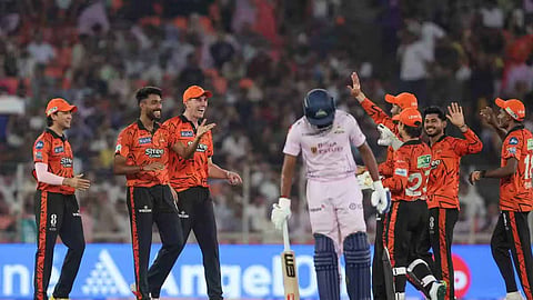 பிளேஆஃப் சுற்றுக்கு முன்னேறும் மற்ற 3 அணிகள் எவை? புள்ளிகள் பட்டியல் விவரம்..!