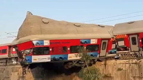 ரிஷிகேஷில் தடம்புரண்ட பயணிகள் ரெயில்