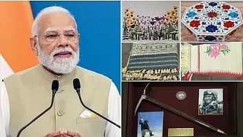 மெலோனிக்கு பட்டாடை பரிசளித்த பிரதமர் மோடி! மற்ற பரிசுகளின் முழு லிஸ்ட்!