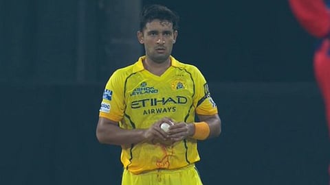 IPL 2026 | ஐ.பி.எல். தொடரில் மோசமான சாதனை... ரஷித் கானை பின்னுக்குத் தள்ளிய அன்ஷுல் கம்போஜ்