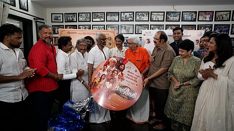 ‘சாருகேசி’ படத்தின் இசை, டிரெய்லரை வெளியிட்டார் ரஜினிகாந்த்