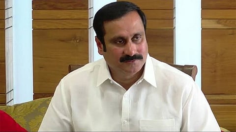 717 மதுக்கடைகளை மூடுவதில் தயக்கம் கூடாது - அன்புமணி வலியுறுத்தல்