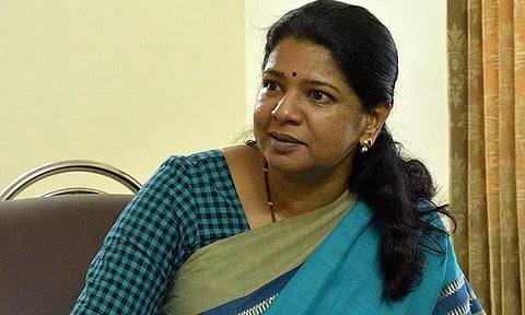 கோவை சிறுமி படுகொலை: புதிய அரசு மெத்தனம் கூடாது- கனிமொழி எம்.பி
