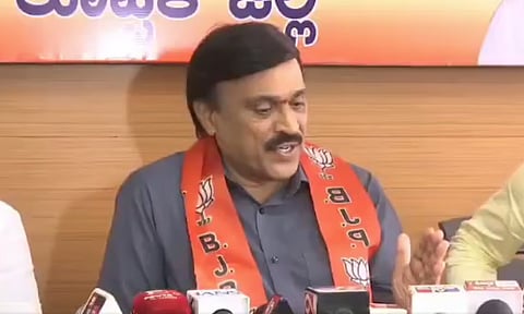 ‘வருகை பதிவேட்டின்போது மாணவர்கள் ‘உள்ளேன்’ என்பதற்குப் பதிலாக ‘ஜெய் ஸ்ரீராம்’ என்று சொல்லுங்கள்’ - பாஜக எம்எல்ஏ ஜனார்த்தன ரெட்டி