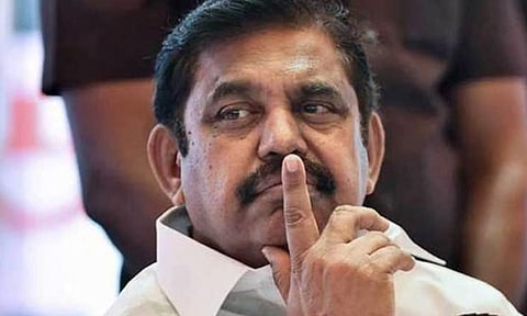 அரசு இல்லத்தை காலி செய்து புதிய வீட்டிற்கு குடியேறினார் இ.பி.எஸ்