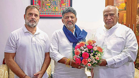 3-ந்தேதி முதல்-மந்திரியாக பதவி ஏற்பு?- கர்நாடக காங்கிரஸ் சட்டமன்ற குழு தலைவராக டி.கே.சிவக்குமார் இன்று தேர்வு