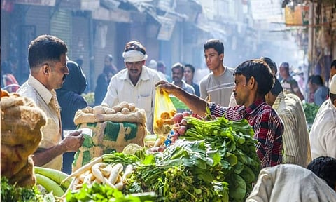 PM Svanidhi: தெருவோர வியாபாரிகளுக்கு ரூ.17,800 கோடி பிணையில்லா கடன் வழங்கப்பட்டுள்ளது - மத்திய அரசு