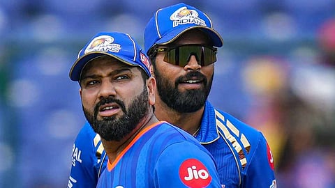 பெங்களூரு சிறப்பு மையத்திற்கு வருமாறு ரோகித் சர்மா, ஹர்திக் பாண்ட்யாவுக்கு அழைப்பு