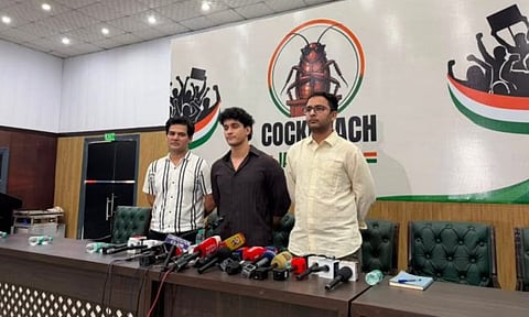 கரப்பான்பூச்சி கட்சியினர் கூட செய்தியாளர்களை சந்தித்துவிட்டனர்... ஆனால்? - நெட்டிசன்களின் கேள்வி