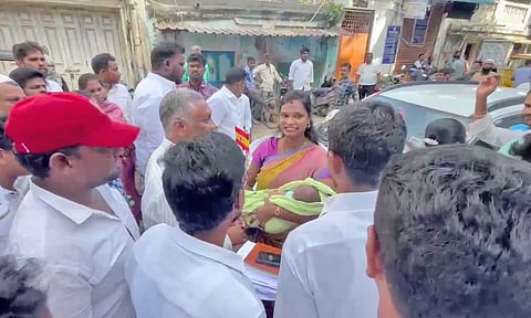 குழந்தை பிறந்த 10 நாளில் மருத்துவர்கள் ஆலோசனையை மீறி வந்த என்னை அசிங்கப்படுத்திவிட்டார்..!- பல்லவி எம்.எல்.ஏ. ஆதங்கம்