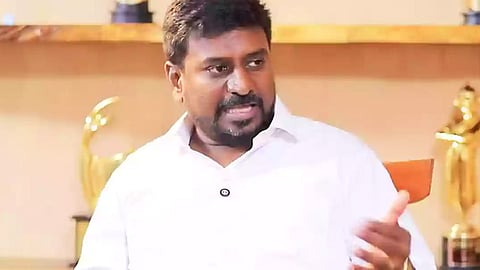 அதிக கல்விக் கட்டணம் வசூலித்தால் புகார் அளிக்கலாம்- அமைச்சர் ராஜ்மோகன்