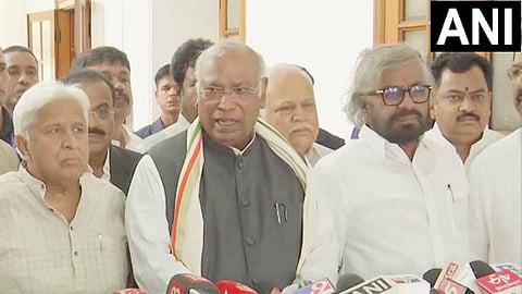 மாநிலங்களவை எம்.பி. தேர்தல்: காங்கிரஸ் தேசிய தலைவர் கார்கே வேட்புமனு தாக்கல்