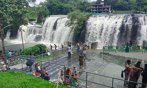 Tirparappu Waterfalls
