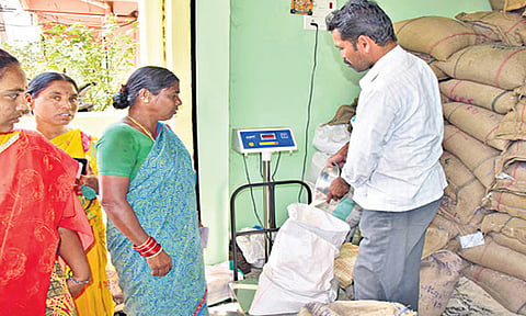 8 அம்ச கோரிக்கைகள் நிறைவேறாவிட்டால் போராட்டம்: ரேஷன் கடை பணியாளர்கள் சங்கம் அறிவிப்பு