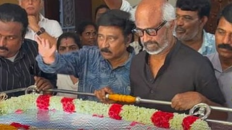 பாரதிராஜாவின் புகழ் என்றென்றும் மக்கள் மனதில் நீடிக்கும்- ரஜினிகாந்த்
