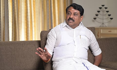 700 பேருக்கு ஒரு உடற்கல்வி ஆசிரியர்: பள்ளி மாணவர்கள் மீது ஏவப்படும் அடக்குமுறை..!- நயினார் நாகேந்திரன் கண்டனம்