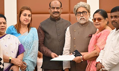 NCP-யில் இணையும் திரிணாமுல் காங்கிரஸ் கிளர்ச்சி எம்.பி.க்கள் - பாஜகவின் NDA கூட்டணிக்கு ஆதரவு