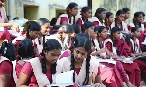 22 அரசு விடுமுறைகளுடன் மொத்தம் 155 நாட்கள் லீவு: இந்த ஆண்டு பள்ளிகளில் 210 வேலை நாட்கள்