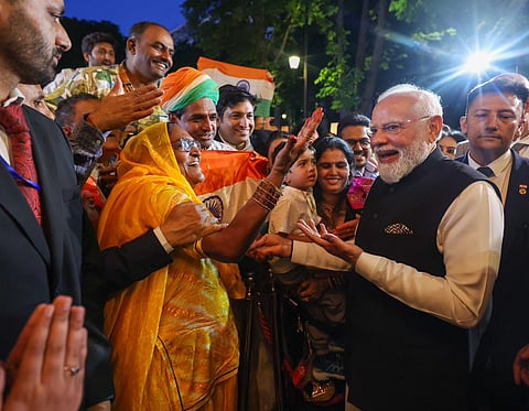ஜி7 உச்சிமாநாட்டை முடித்துக் கொண்டு பாரிஸ் சென்றடைந்தார் பிரதமர் மோடி