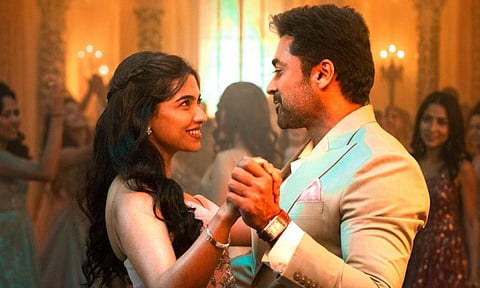 ‘கண்ணிலே உந்தன் மின்னலே’ - விஸ்வநாத் அண்ட் சன்ஸ் ‘பட்டாம்பூச்சி’ பாடல் வெளியானது!