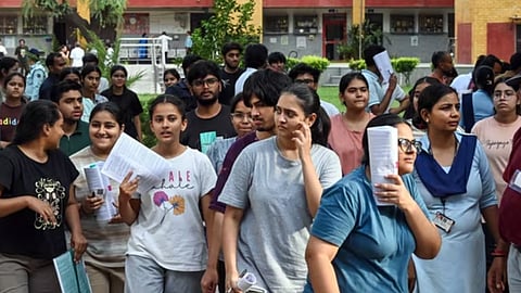 நீட் மறுதேர்வில் ஆளமாறாட்டம்? பீகாரில் 9 பேரை தடுத்து வைத்ததாக அதிகாரிகள் தகவல்