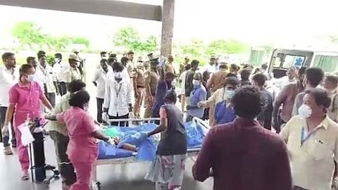 அமோனியா கசிந்து 11 பேர் பலி - தனியார் நிறுவனத்தை மூட சிறப்பு குழு பரிந்துரை
