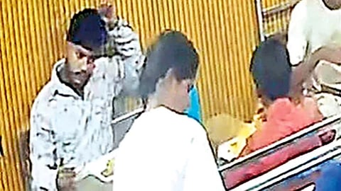 ஓட்டல் தோசையில் தலைமுடியை போட்டு வாலிபர் ரகளை