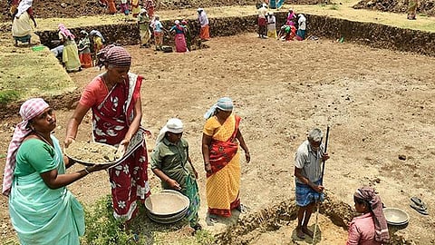 125 நாட்கள் கிராமபுற வேலை உறுதி திட்டம் இன்று முதல் அமல்