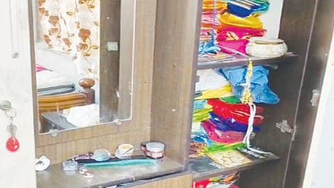தொழிலதிபர் வீட்டில் 93 பவுன் நகைகள் கொள்ளை