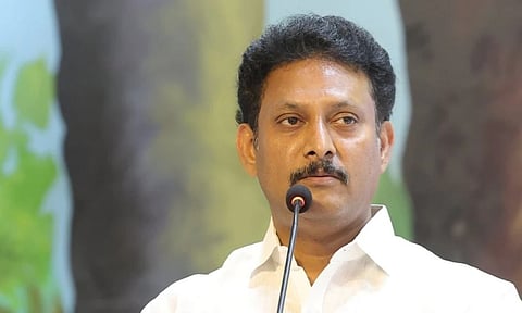 லஞ்சப் புகார்...48 மணி நேரம் கெடு: தனியார் பள்ளி கூட்டமைப்பு நிர்வாகிக்கு அன்பில் மகேஷ் நோட்டீஸ்!